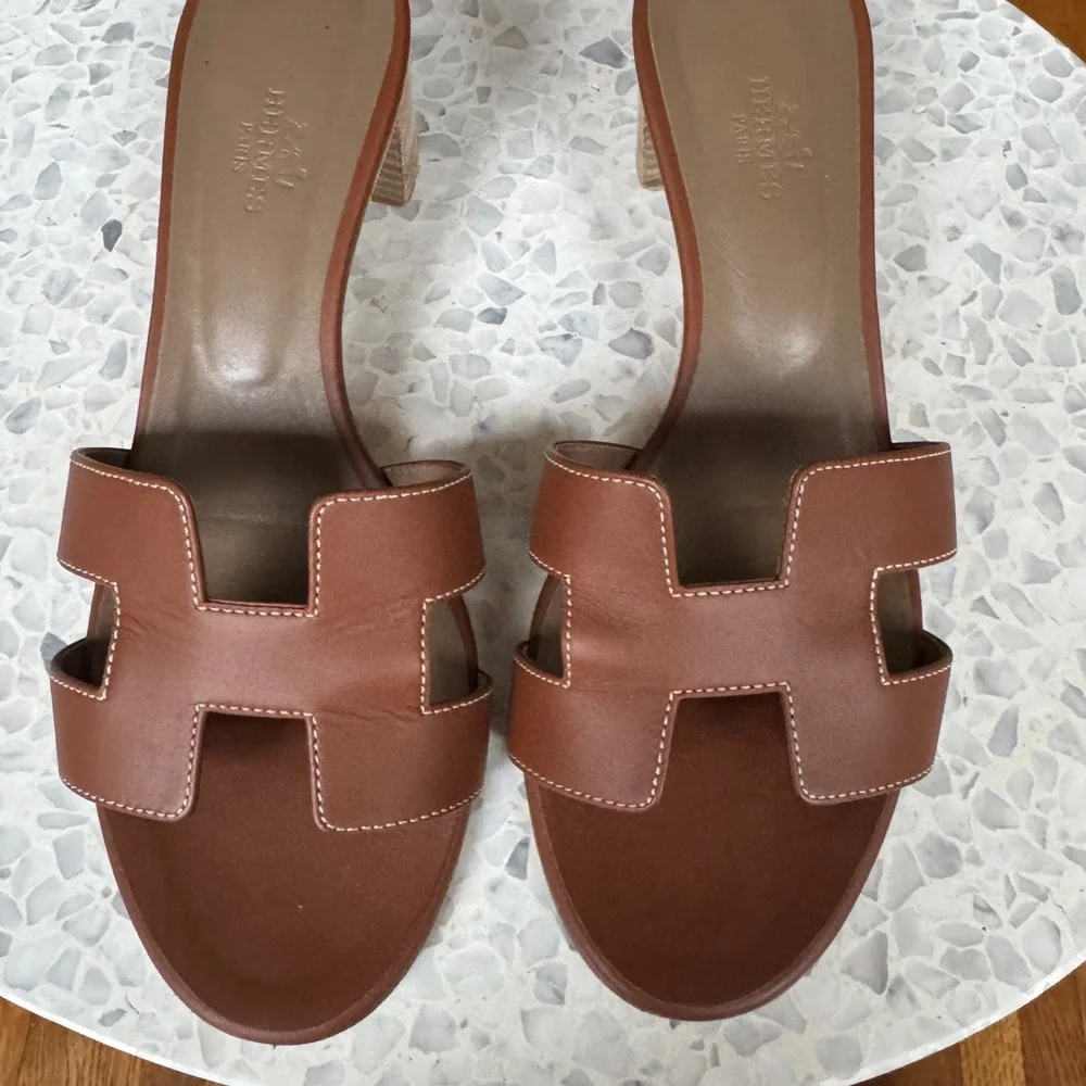 AUTHENTIC Hermes Oasis Sandal GOLD Sz 38.5 - Picture 1 of 4
